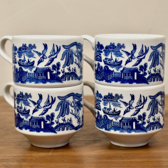 Vintage Large Flat Cup Blue Willow (Georgian Shape) by CHURCHILL Set of 4 - Picture 3 of 7